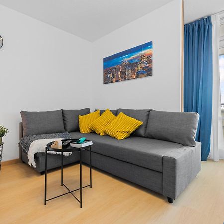 Sonniges City-Apartment Mit Suedbalkon Und Parklatz Neusass Екстер'єр фото